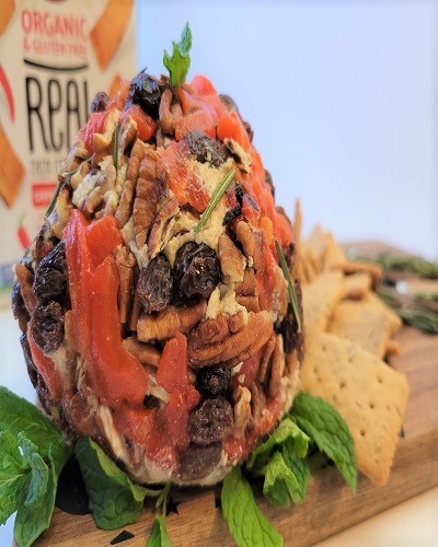 Raisin and Pecan Cheeseball